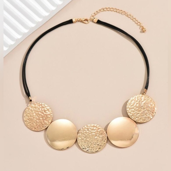 ❤️Gold Round Detail Necklace - Picture 1 of 4